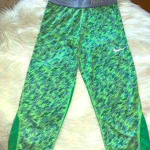 Kid Nike capris